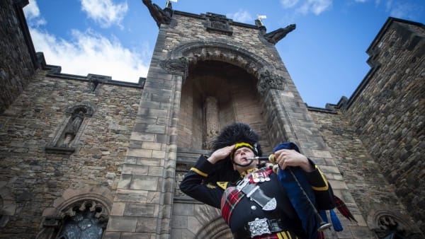 Pipers Lead 81st St Valery Commemorations